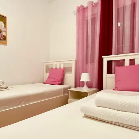 Casa De Flores بيت للعطل *